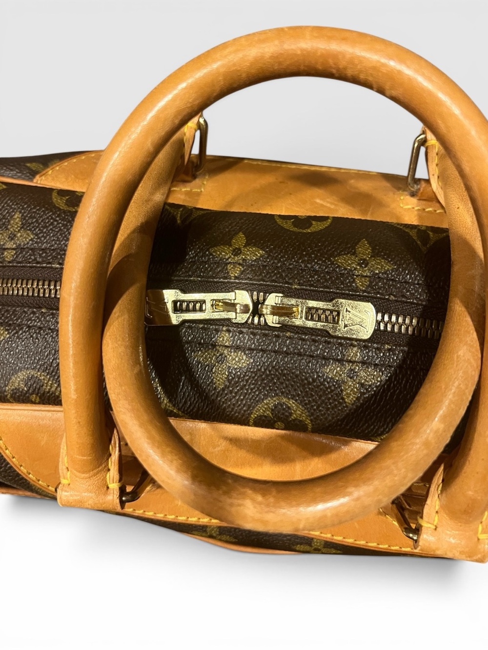 Vintage Louis Vuitton Monogram Deauville Vanity Handbag – Authentic - Picture 12 of 16